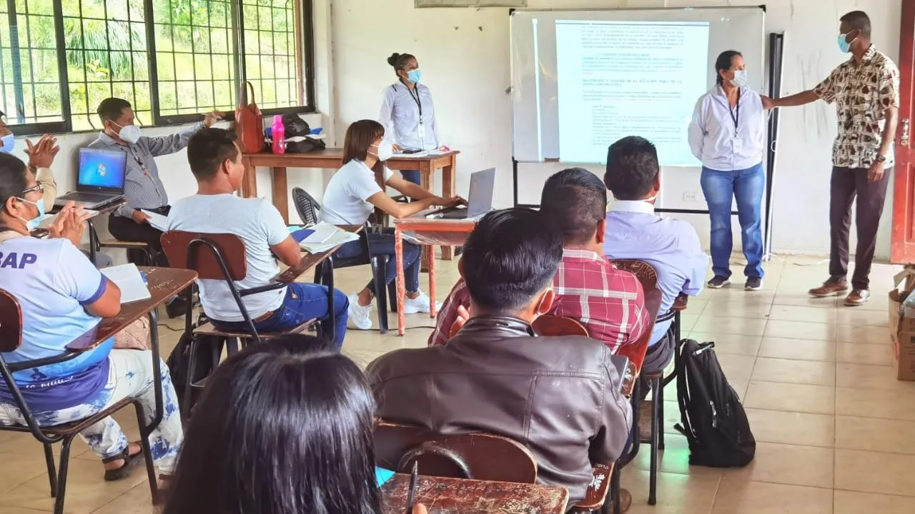 Lee más sobre el artículo Directores y líderes educativos de Pastaza participaron en taller para la elaboración del PICE.