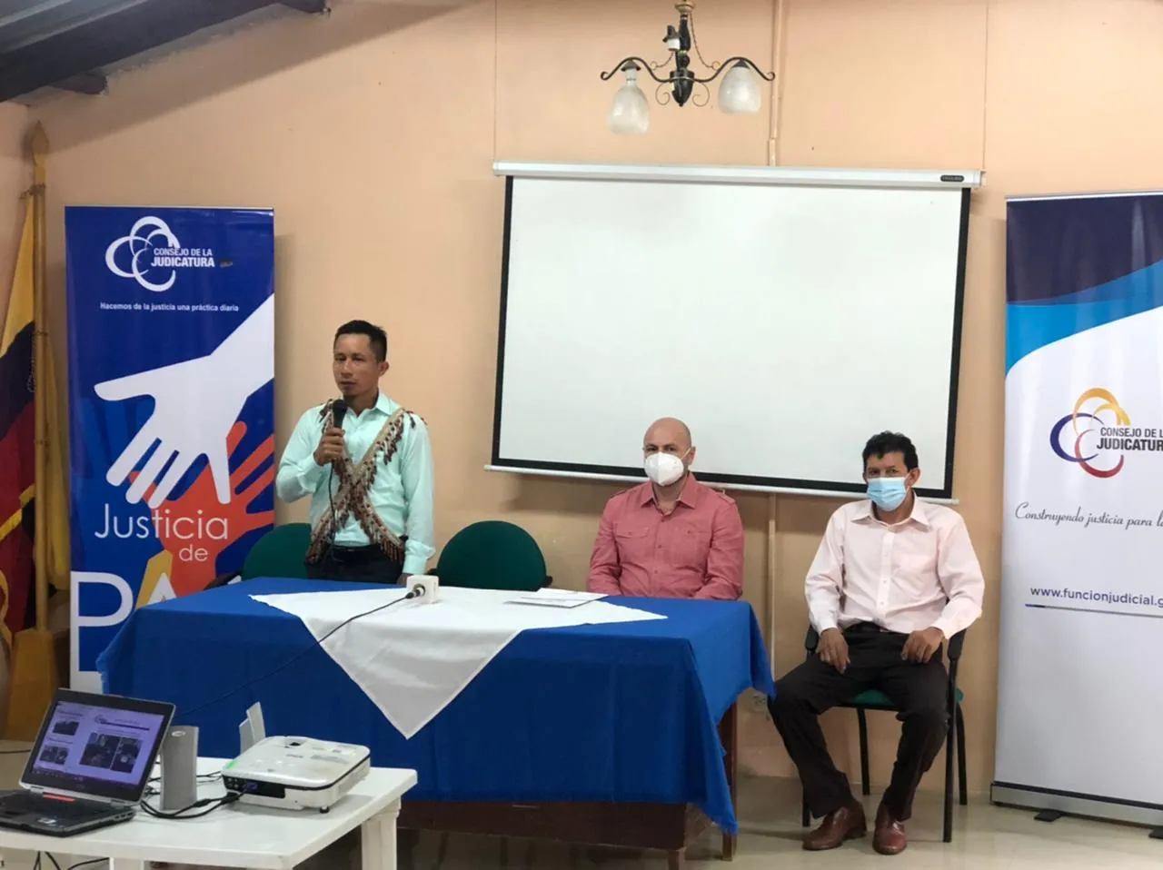 Lee más sobre el artículo CONSEJO DE LA JUDICATURA DE PASTAZA POSESIONA A JUEZ DE PAZ DE LA PARROQUIA TENIENTE HUGO ORTIZ.