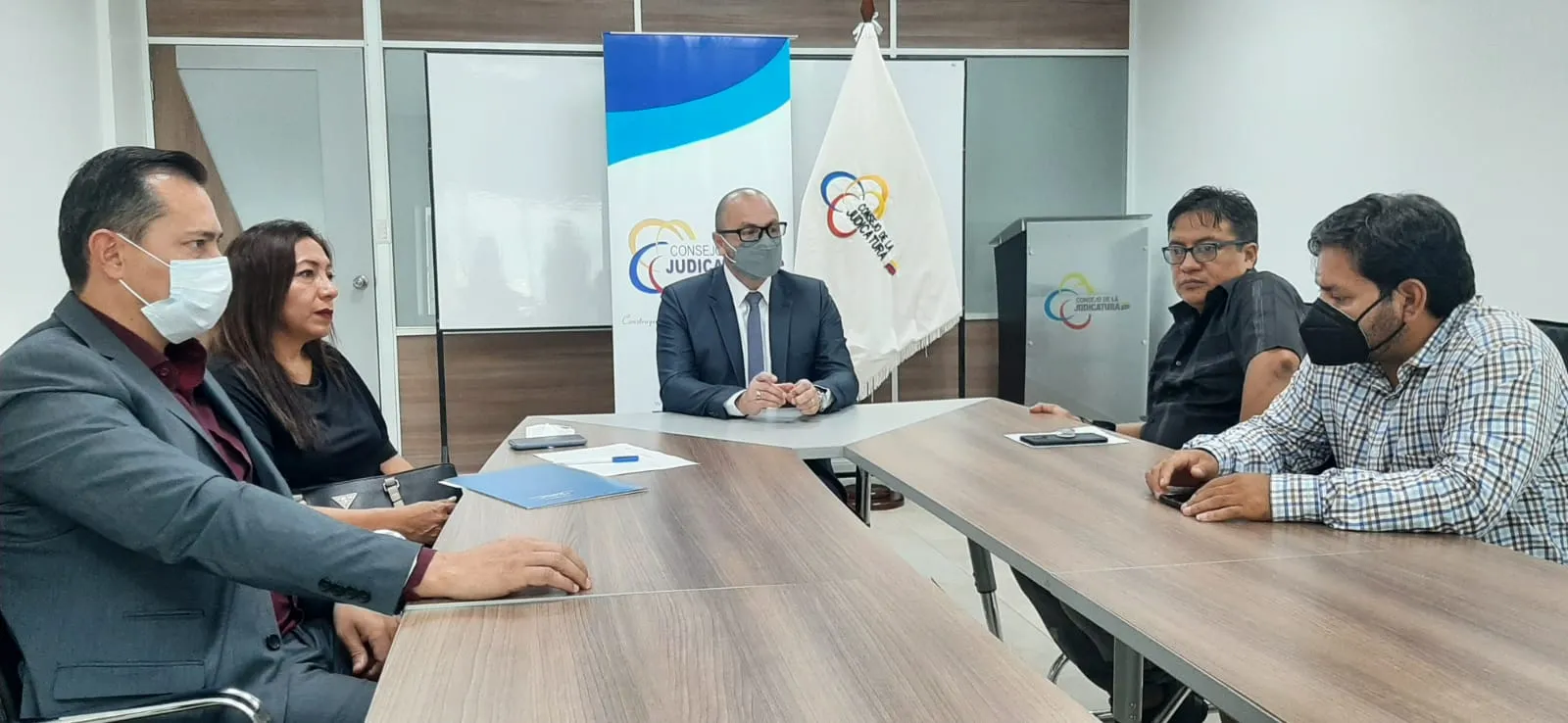 Lee más sobre el artículo CONSEJO DE LA JUDICATURA DE PASTAZA HABILITARÁ INFRAESTRUCTURA PARA QUE FISCALÍA ATIENDA FLAGRANCIAS EN CASO DE VIOLENCIA CONTRA LA MUJER Y MIEMBROS DEL NÚCELO FAMILIAR.