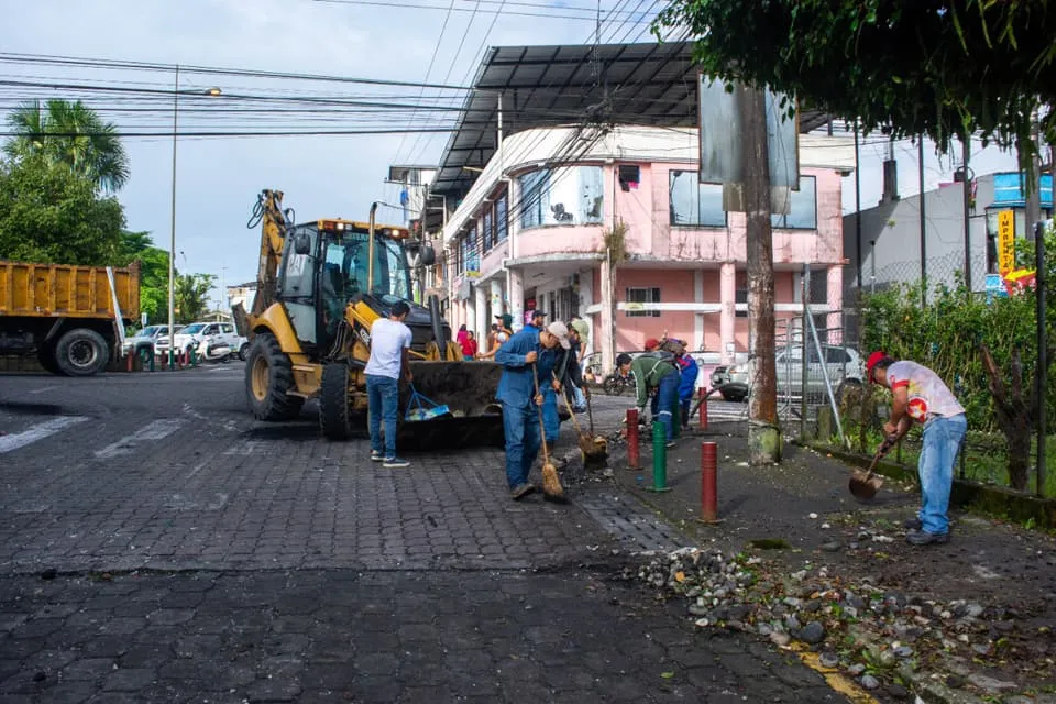 Lee más sobre el artículo Minga para limpiar las calles de Puyo.