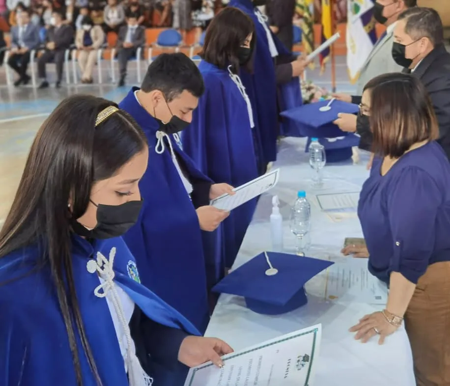 Lee más sobre el artículo Más de 34 mil 900 estudiantes se gradúan como Bachilleres en la Zona 3 