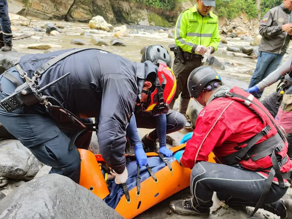 Lee más sobre el artículo Primer cuerpo que cayó en río Verde fue hallado por comuneros en el sector Ventana 4 a orillas del río Pastaza.