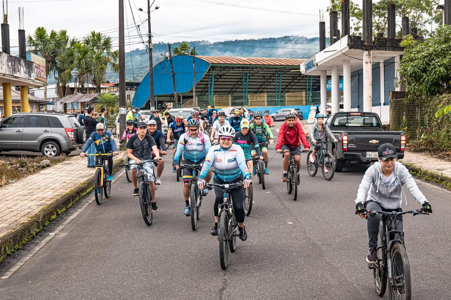 Lee más sobre el artículo Por el mes del Turismo se realizó una ciclo Ruta en Puyo