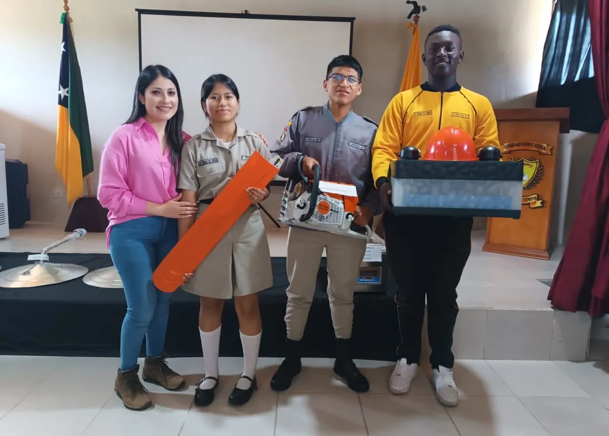 Lee más sobre el artículo La Educación técnica en Pastaza y Tungurahua se refuerza con la entrega de herramientas para estudiantes.