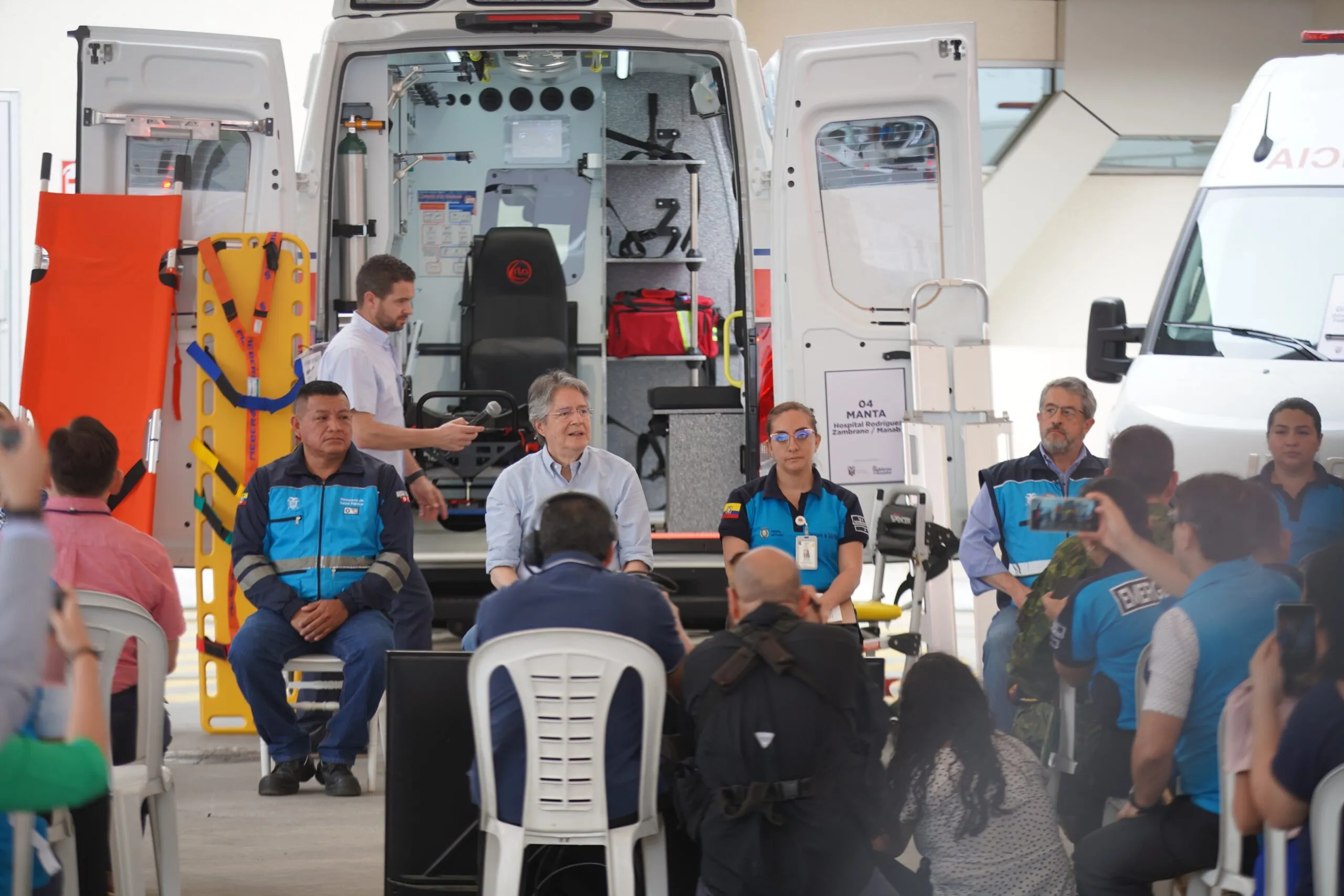 Lee más sobre el artículo 186 NUEVAS AMBULANCIAS PARA EL PAÍS, EL GOBIERNO ENTREGÓ HOY LAS PRIMERAS 25.