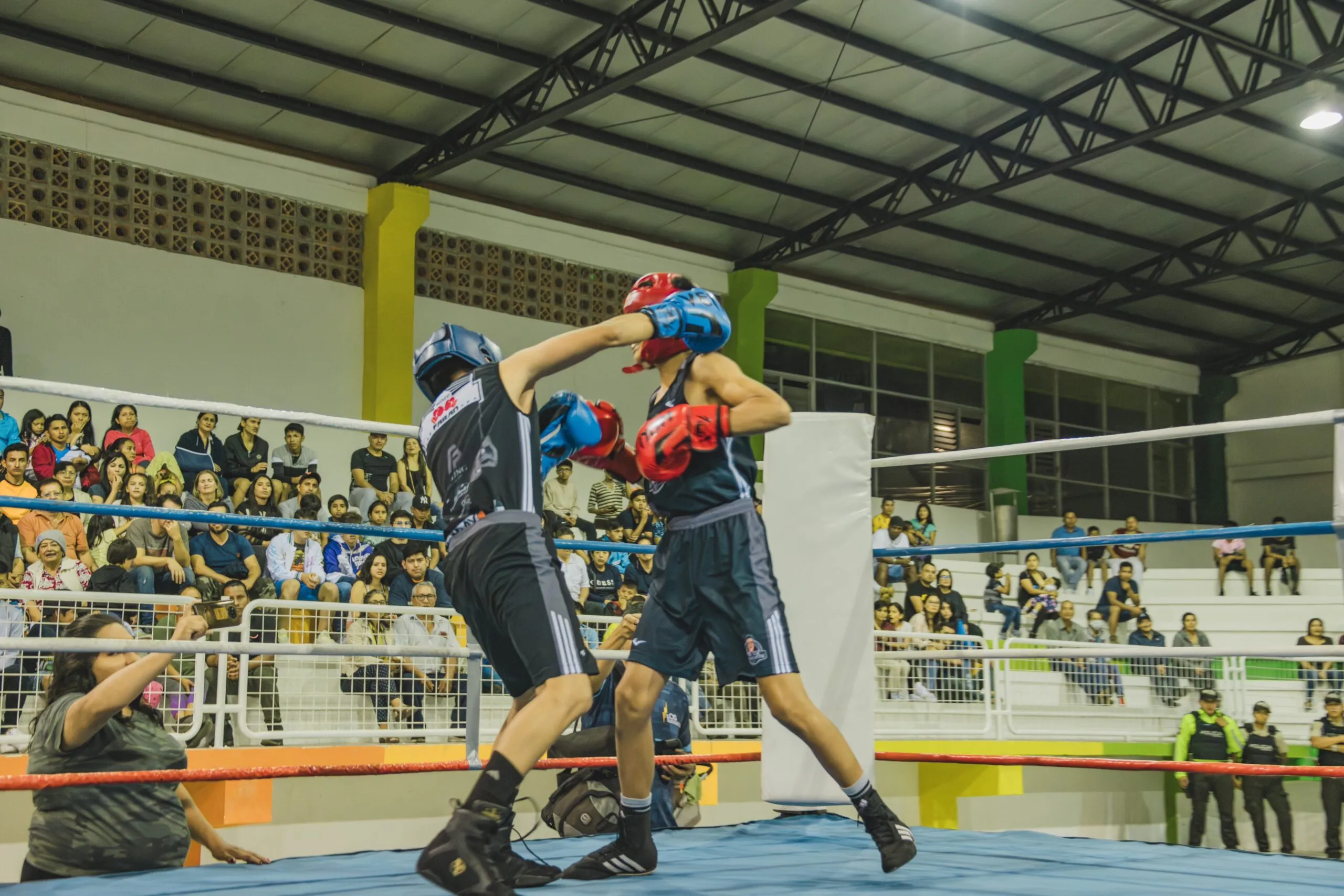 Lee más sobre el artículo ¡Noche de boxeo en Pastaza! 🥊🔰