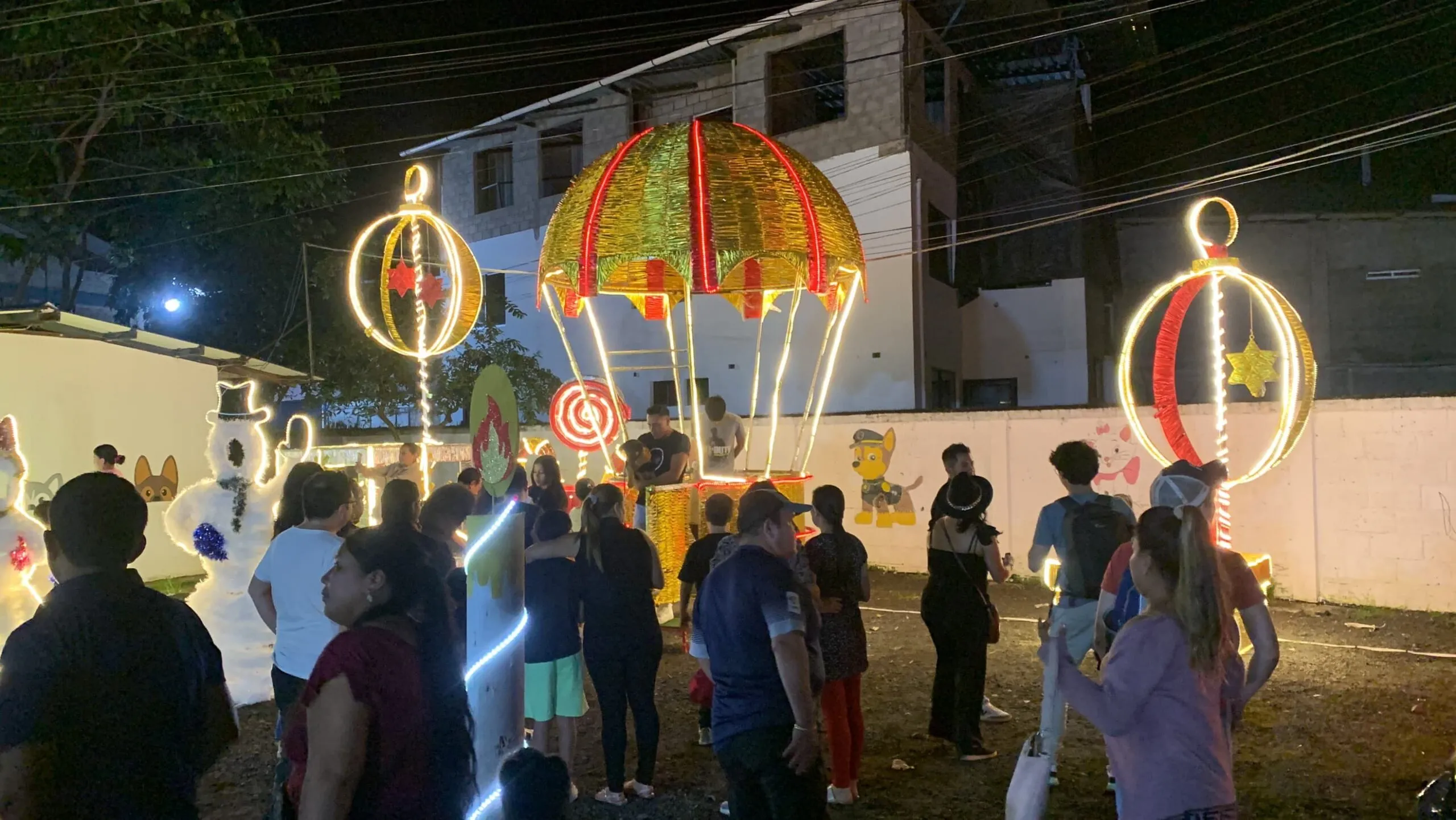 Lee más sobre el artículo Encendido de luces festival navideño en Puyo.