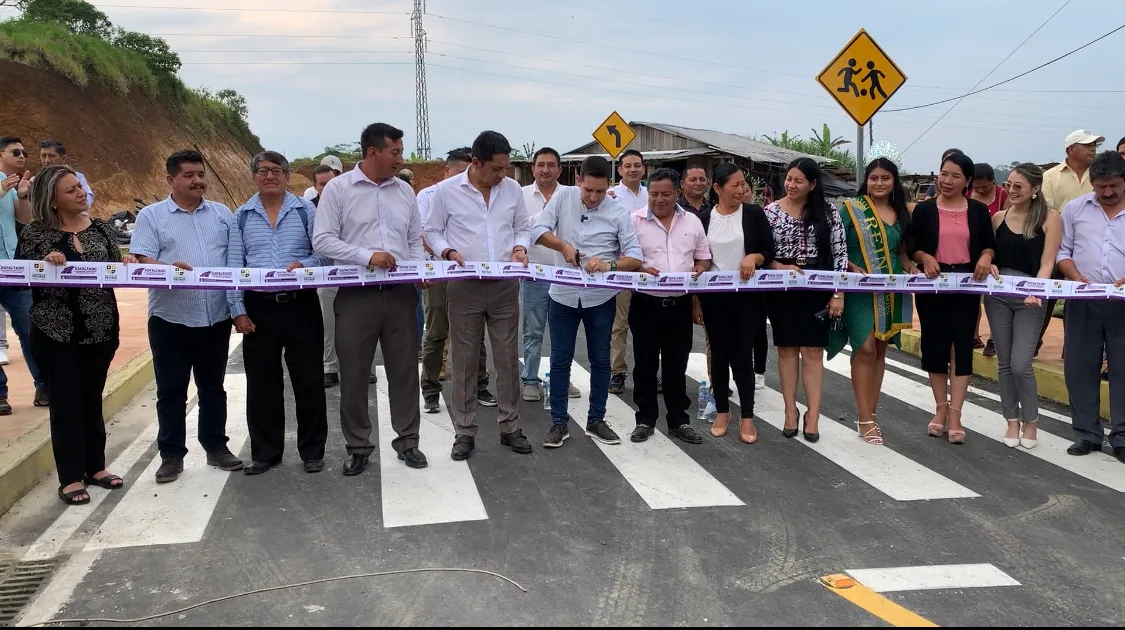 Lee más sobre el artículo Prefectura de Pastaza entregó asfaltado y alcantarillado pluvial.