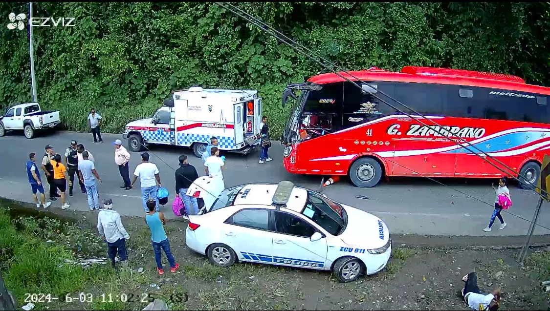 Lee más sobre el artículo Varias Personas fueron atropelladas por un bus en la vía Quinindé, Esmeraldas.