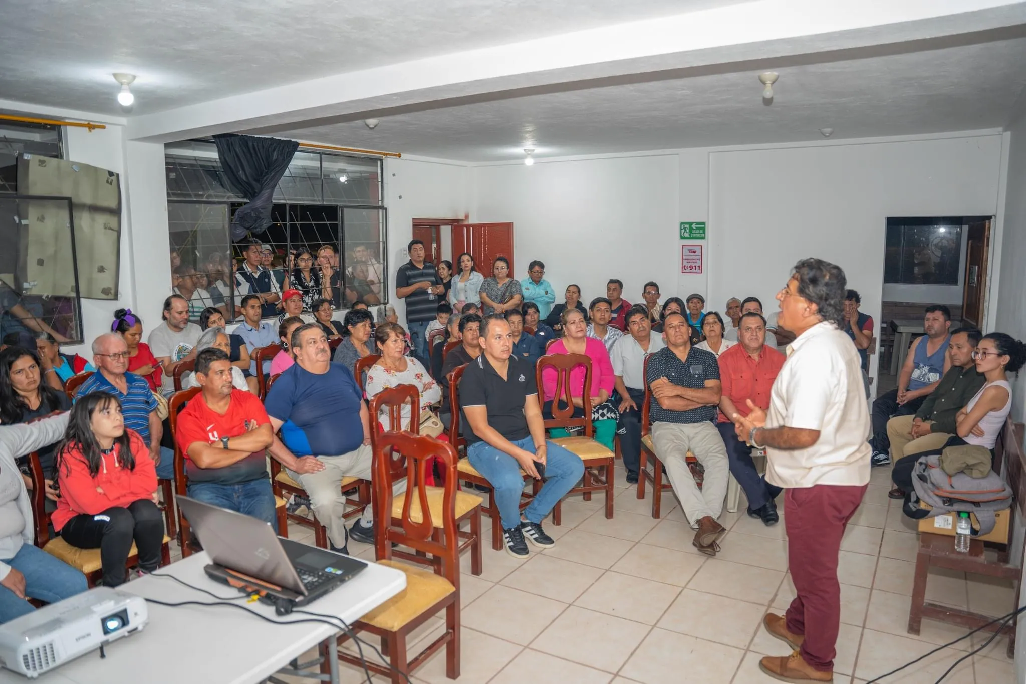 Lee más sobre el artículo Municipio de Pastaza socializó con  moradores de ciudadela Pastaza, dos importantes proyectos deportivos.