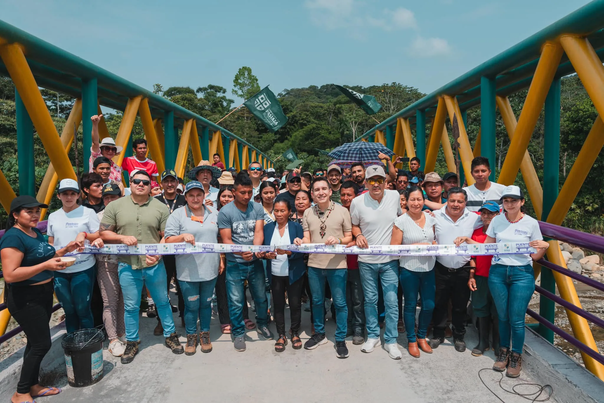 Lee más sobre el artículo Entregamos el puente de 45 metros sobre el río Punín, comunidad Ishkayaku en el cantón Santa Clara.
