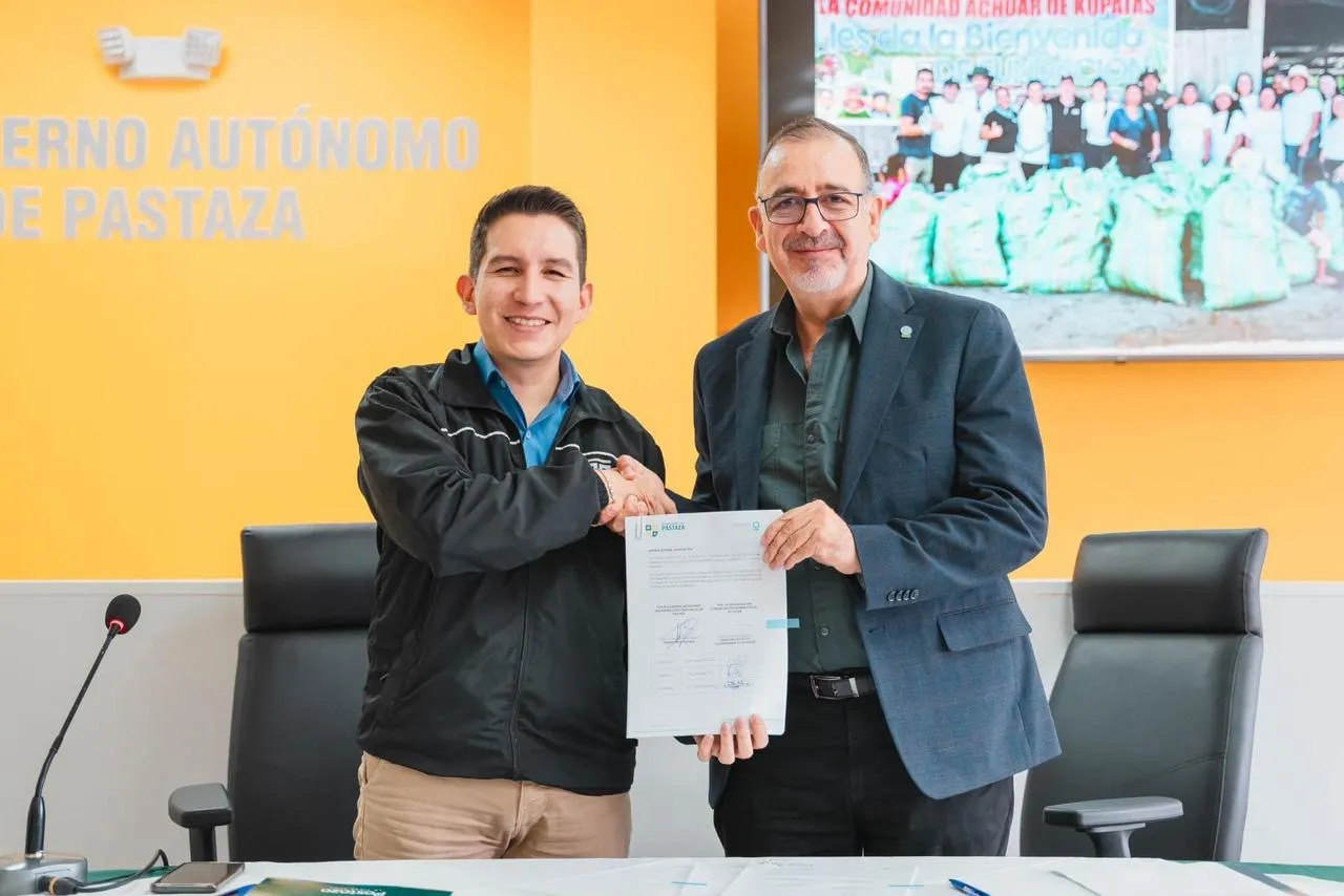 Lee más sobre el artículo El GAD Provincial de Pastaza y CI-Ecuador oficializan trabajo en favor de la biodiversidad y el desarrollo sostenible.