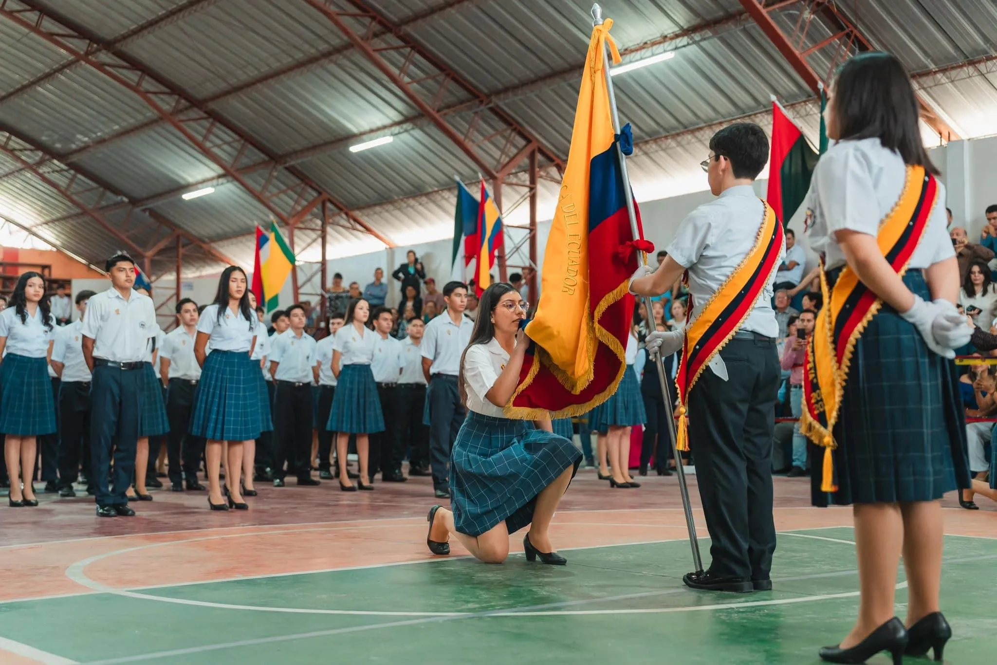 Lee más sobre el artículo André Granda, Prefecto de Pastaza asistió al evento juramento a la Bandera en el Pompeya.