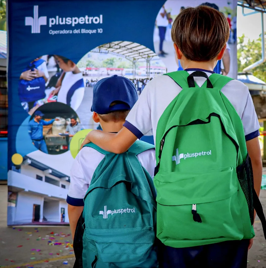 Lee más sobre el artículo Pluspetrol Ecuador entrega más de 3 mil 900 kits escolares a estudiantes de la zona de influencia del bloque 10.