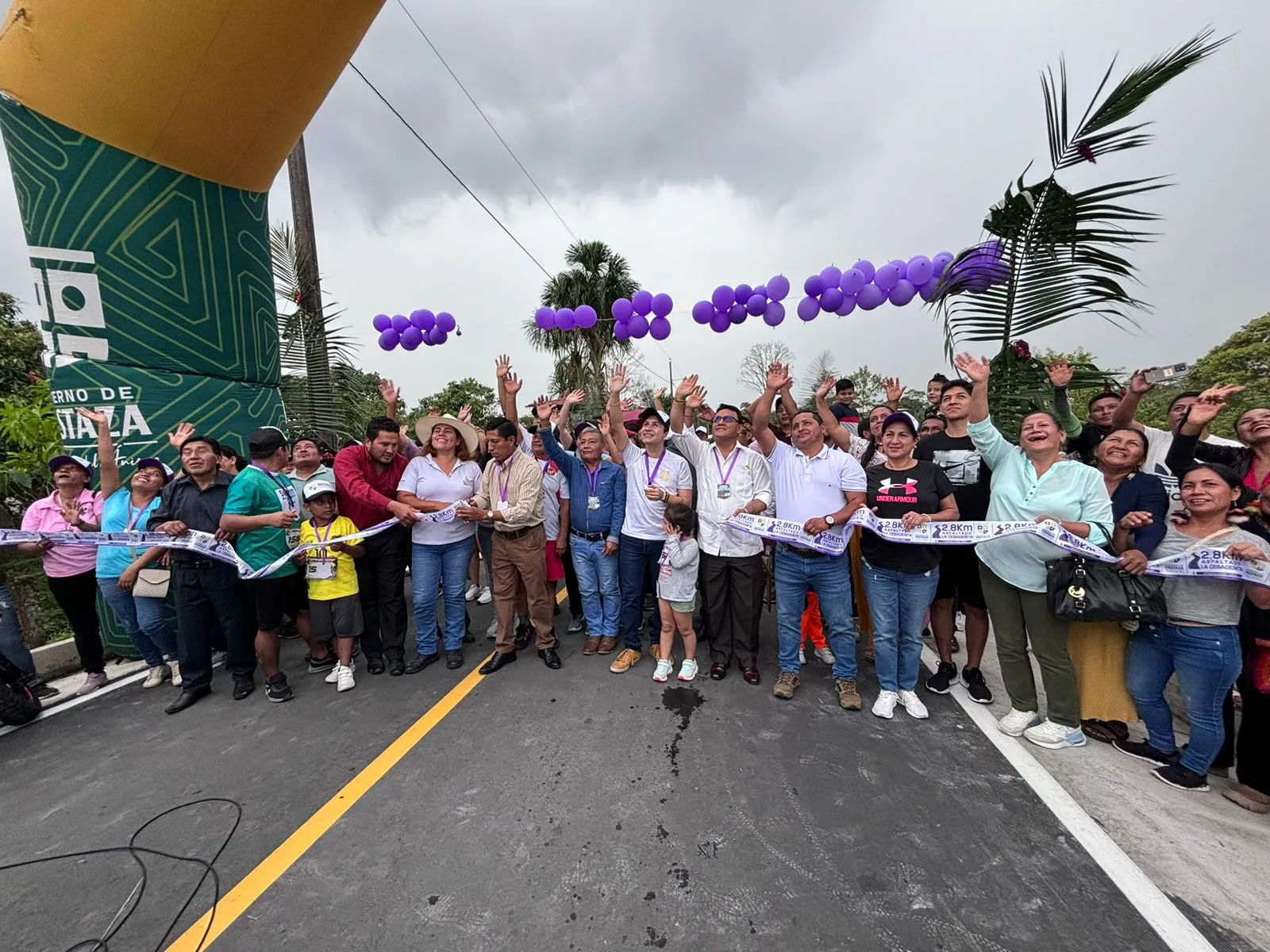 Lee más sobre el artículo Transmisión en vivo entrega de asfaltado 2,8Km en Cebadeñita, parroquia Madre Tierra.