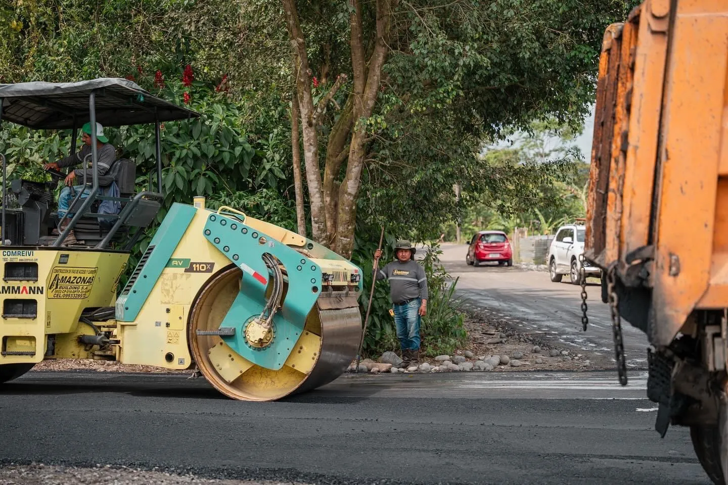 Lee más sobre el artículo Empezó el mantenimiento asfáltico en el sector La Casa del árbol.