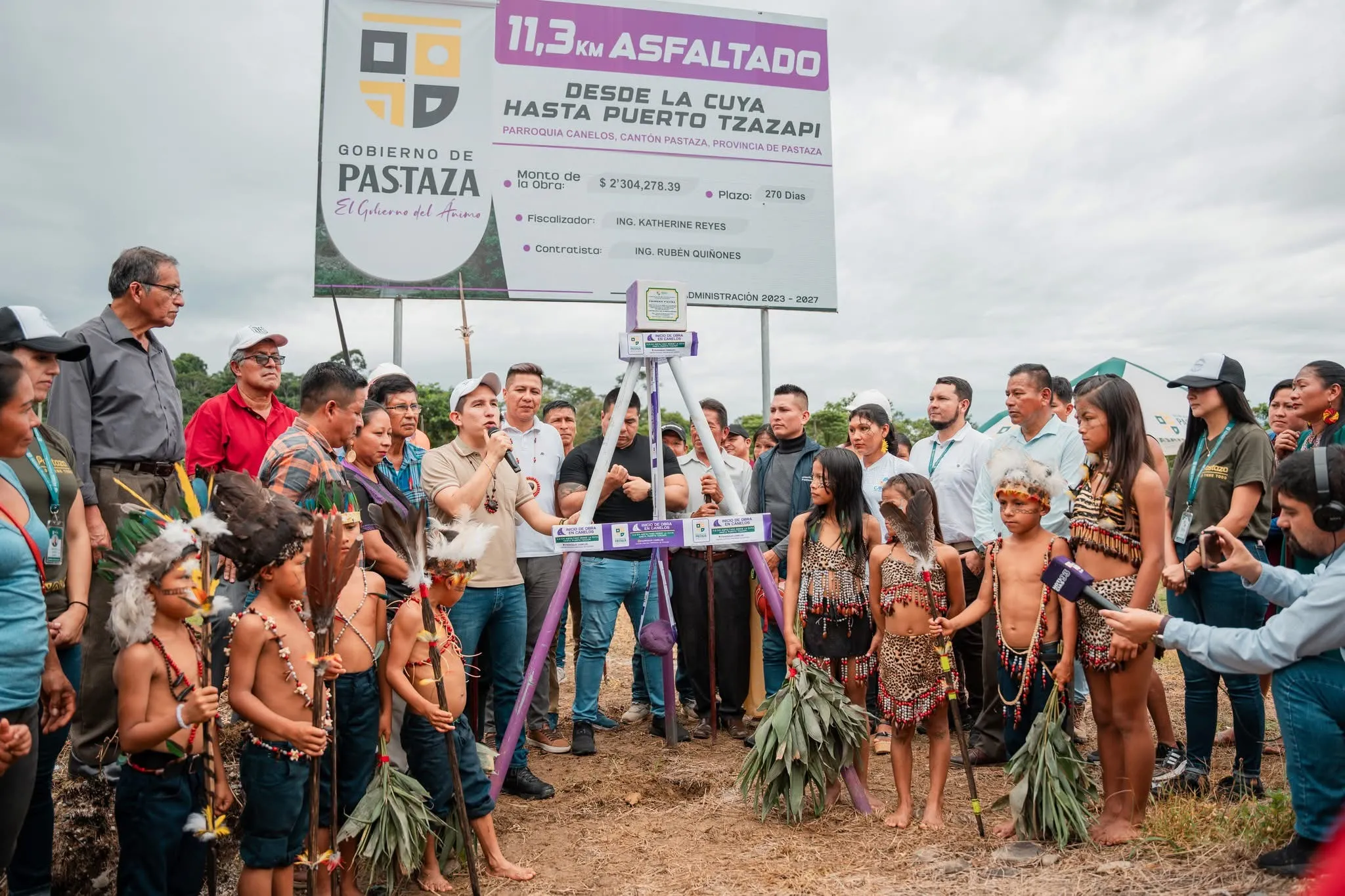 Lee más sobre el artículo Prefectura de Pastaza inicio obra de asfaltado vía La Cuya-Puerto Tzazapi.