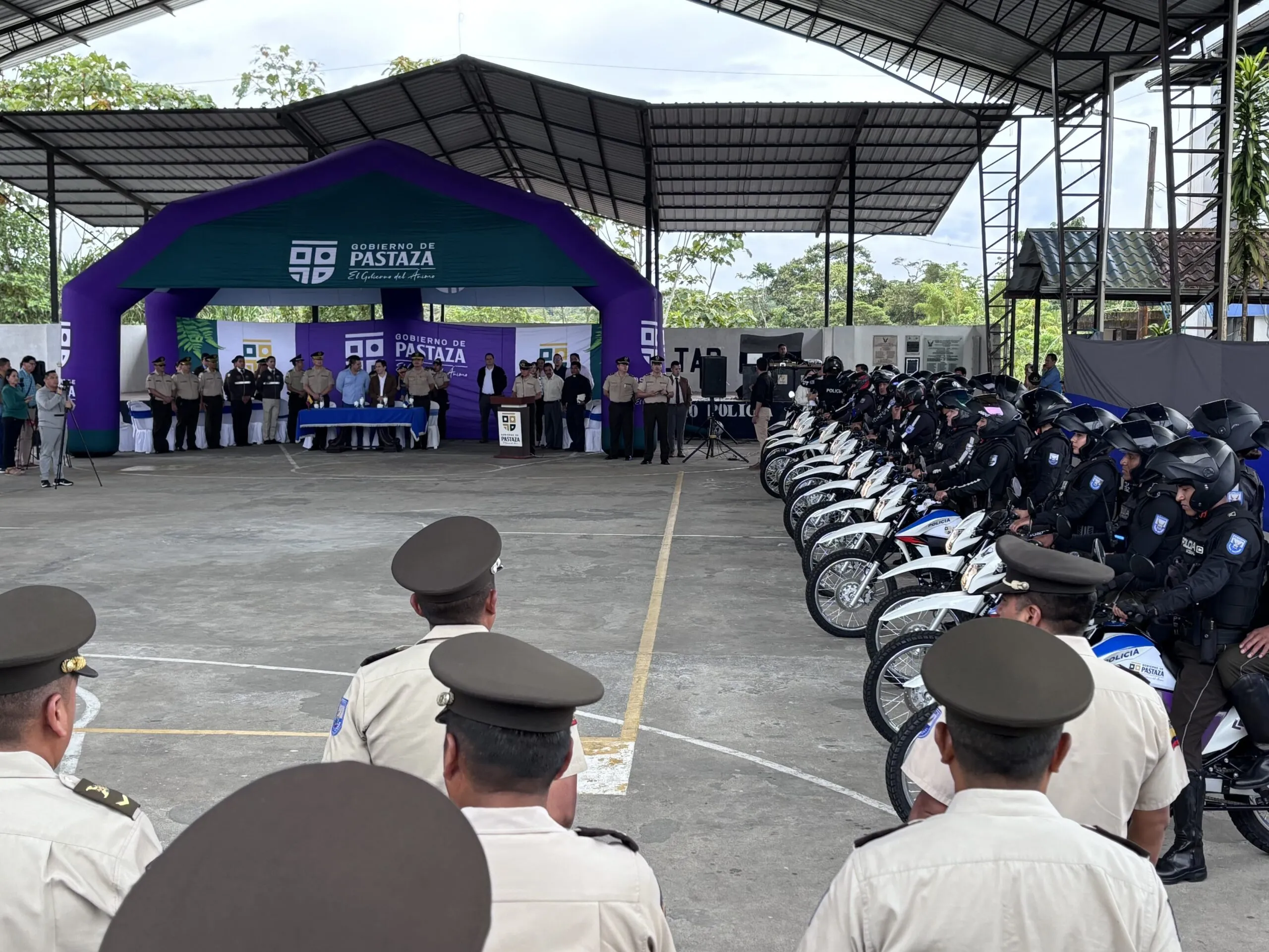 Lee más sobre el artículo Entrega de motocicletas a Policía por Prefectura de Pastaza.