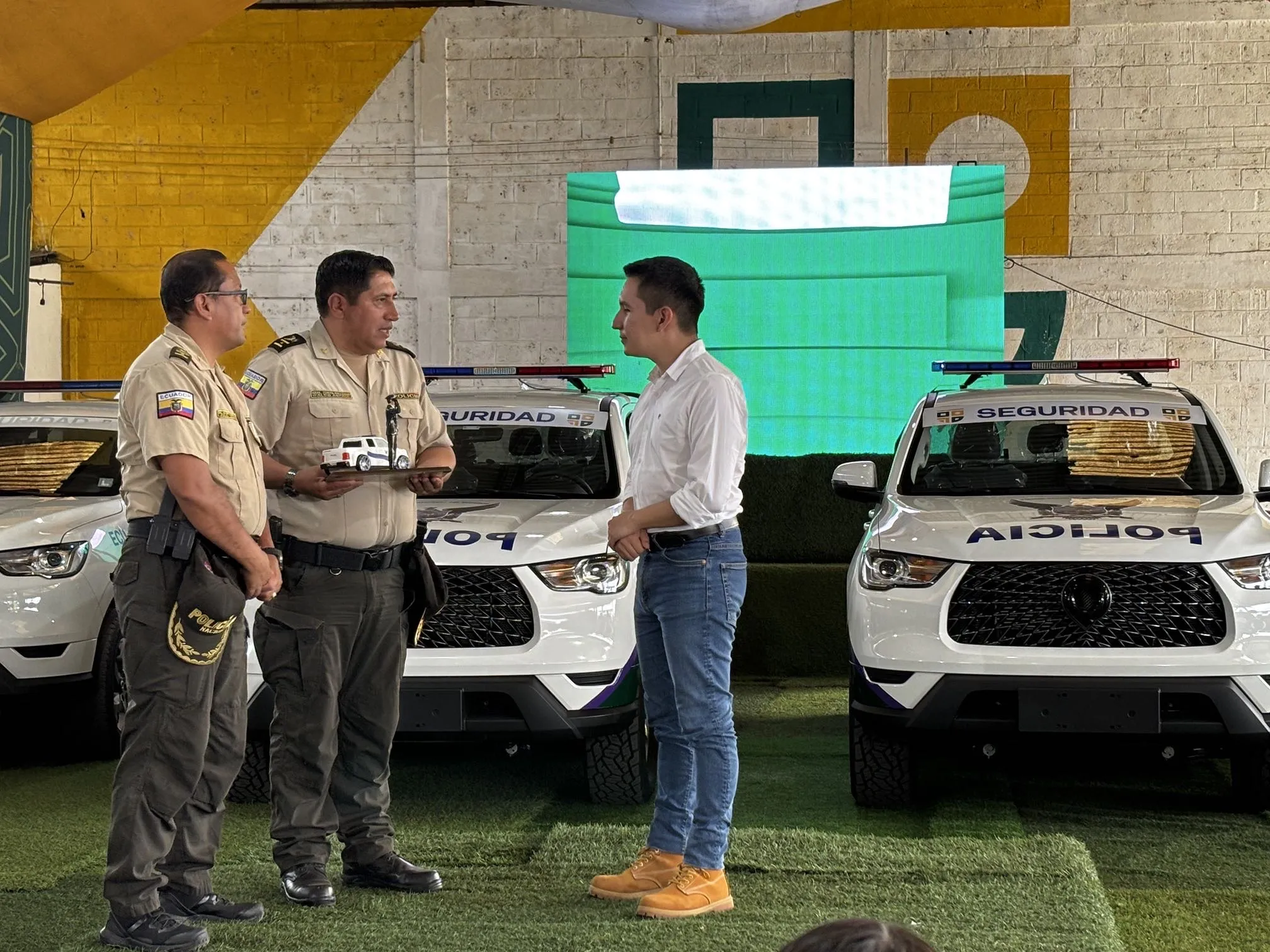 Lee más sobre el artículo Transmisión entrega de patrulleros