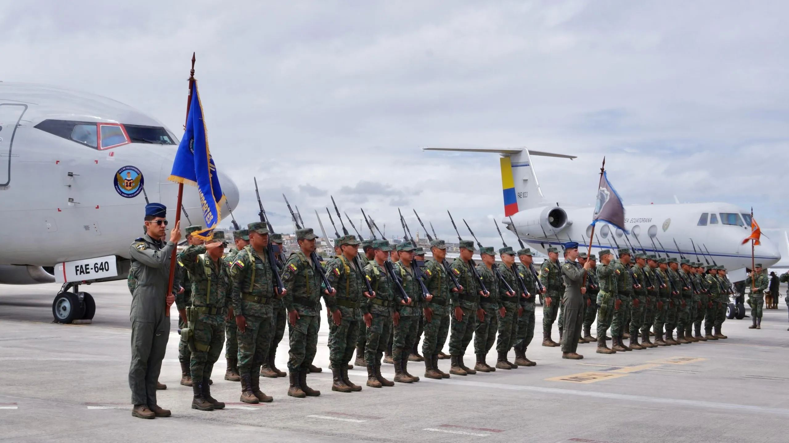 Lee más sobre el artículo Ceremonia militar en Base Aérea de Cotopaxi.