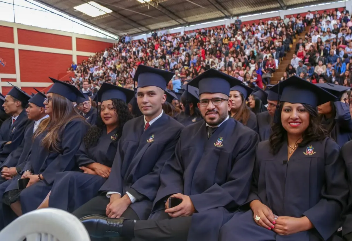Lee más sobre el artículo 19 mil personas de escolaridad inconclusa culminaron el bachillerato
